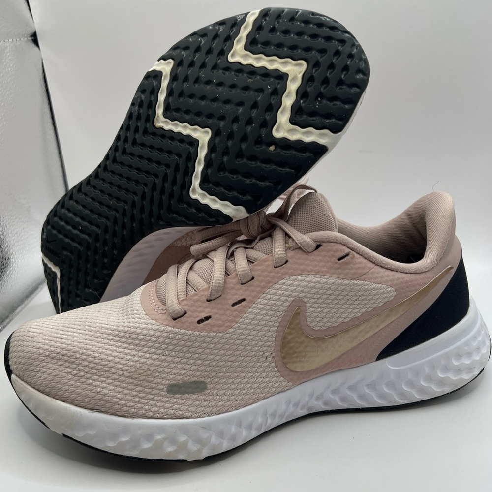 Nike Revolution 5 BQ3207-600 Barely Rose Running Shoes Sneakers Women's Size 8